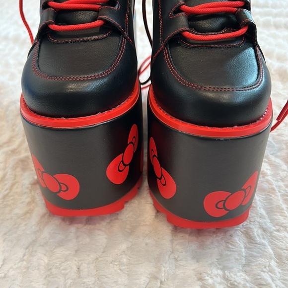 Y. R. U. QOZMO HELLO KITTY BOW BLACK/RED Hello Kitty Platform Sneaker Shoe 8 - Picture 6 of 9